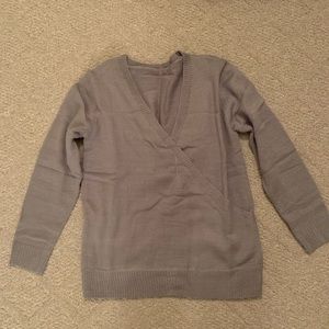 Chellysun v-neck wrap front loose sweater.
